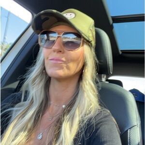 Meet your Posher, Crystal